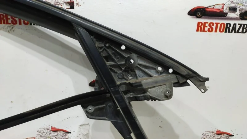 Рамка стекла двери передняя правая Audi A8 D3/Д3 - миниатюра 7