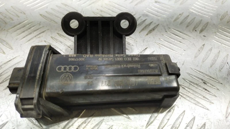 Антенна Audi A8 D3/Д3 BFM 2006 - миниатюра 3