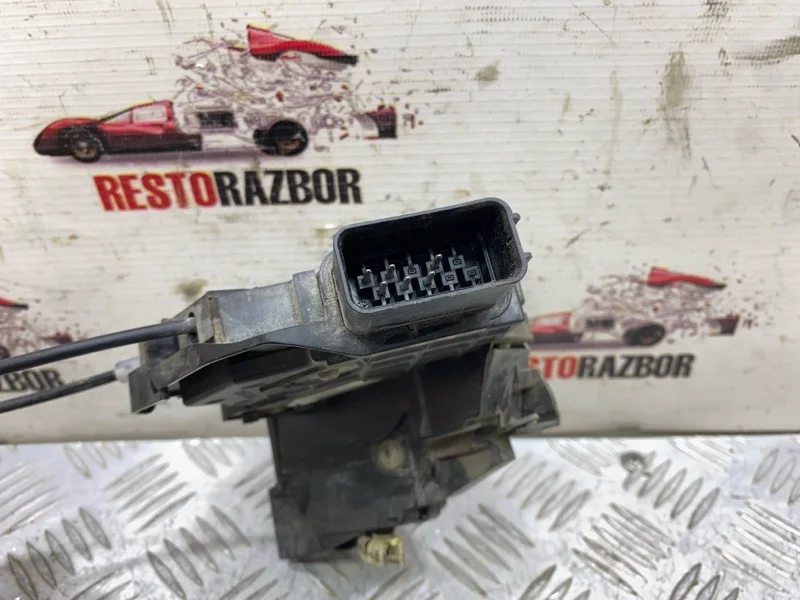 Замок боковой двери задний правый mazda 3 BK 2005 - миниатюра 4