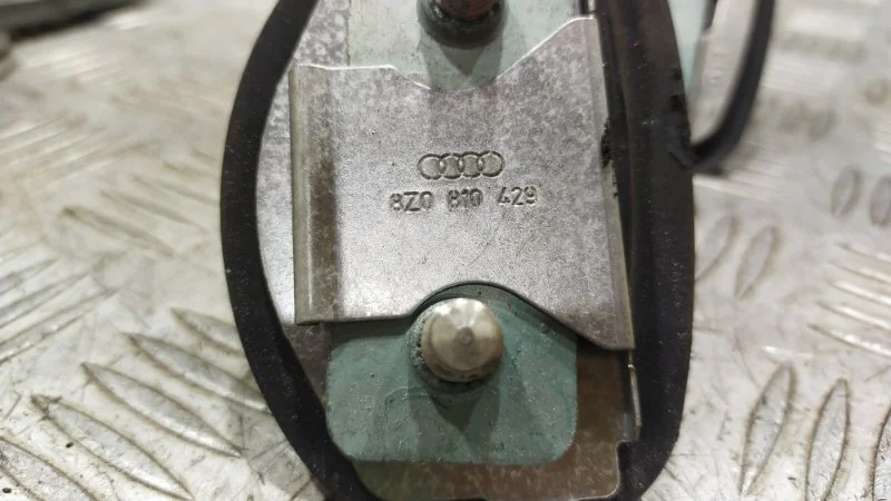 Петля замка двери Audi A8 D3/Д3 BFM 2006 - миниатюра 3