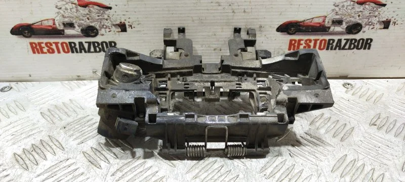 Кронштейн ручки двери Audi A8 D3/Д3 BFM 2006 - изображение 1