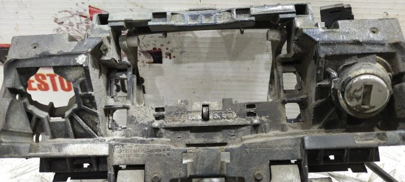 Кронштейн ручки двери Audi A8 D3/Д3 BFM 2006 - миниатюра 8