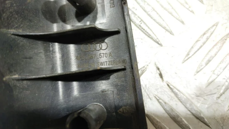 Уголок двери задний правый Audi A8 D3/Д3 BFM 2006 - миниатюра 3