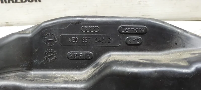 Воздуховод салона Audi A8 D3/Д3 BFM 2006 - миниатюра 5