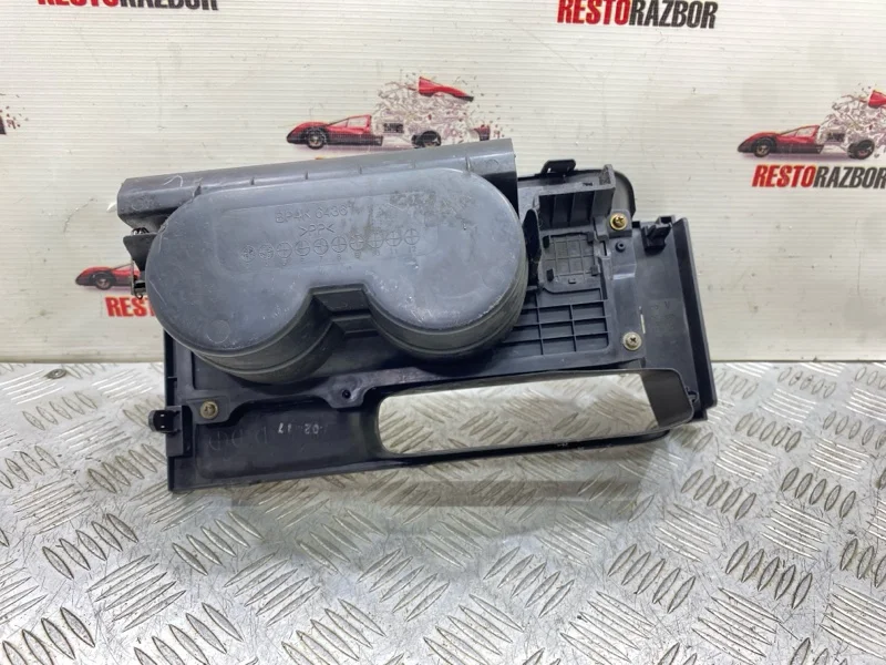 Бардачок центральной консоли mazda 3 BK 2005 - миниатюра 5