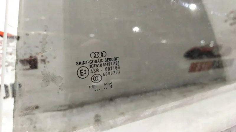 Стекло двери заднее левое Audi A8 D3/Д3 BFM 2006 - миниатюра 3