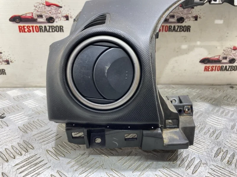 Накладка на торпедо mazda 3 BK 2005 - миниатюра 2