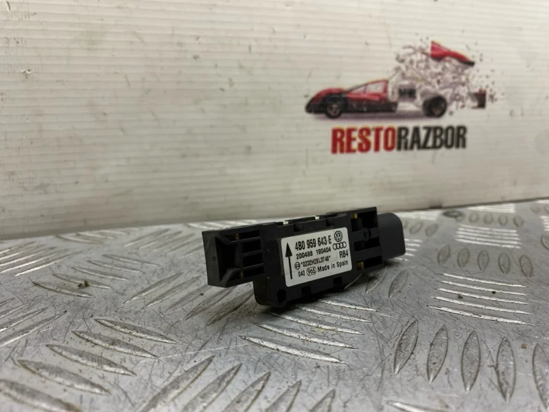 Датчик удара Audi A8 Д3/D3 BFM 2006 - изображение 1