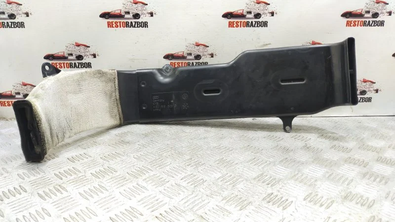Воздуховод салона Audi A8 D3/Д3 BFM 2006 - изображение 1