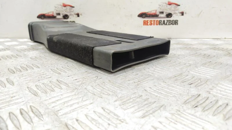 Воздуховод салона Audi A8 D3/Д3 BFM 2006 - миниатюра 4