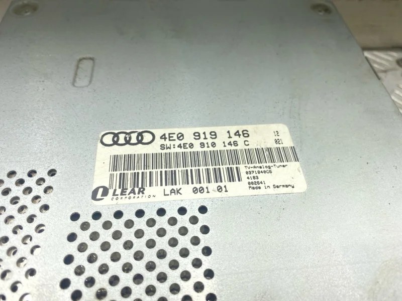 Блок управления цифровым TV-тюнером Audi A8 Д3/D3 - миниатюра 4