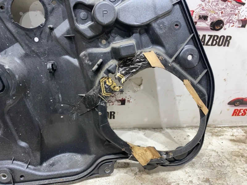 Обшивка двери передняя левая mazda 3 BK 2005 - миниатюра 2