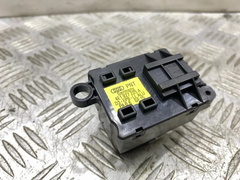 Кнопка стояночного тормоза Audi A8 Д3/D3 BFM 2006 - миниатюра 5