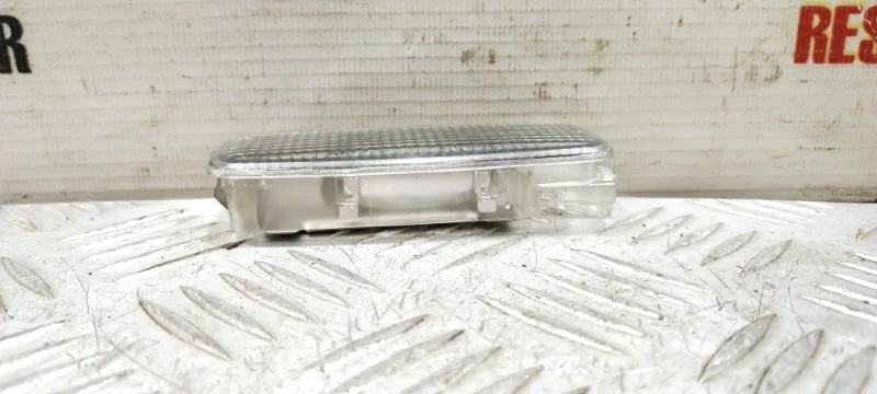 Плафон подсветки салона Audi A8 D3/Д3 BFM 2006 - миниатюра 2