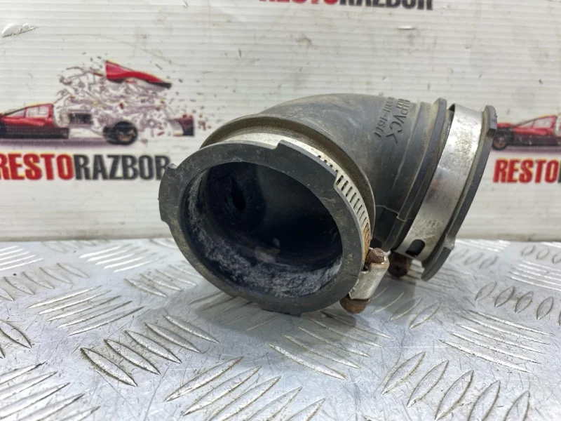 Патрубок воздушного фильтра mazda 3 BK 2005 - миниатюра 3