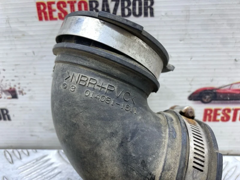 Патрубок воздушного фильтра mazda 3 BK 2005 - миниатюра 6
