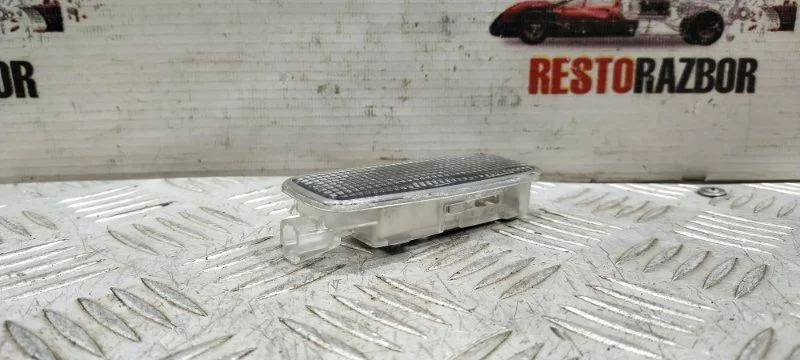 Плафон подсветки салона Audi A8 D3/Д3 BFM 2006 - миниатюра 3