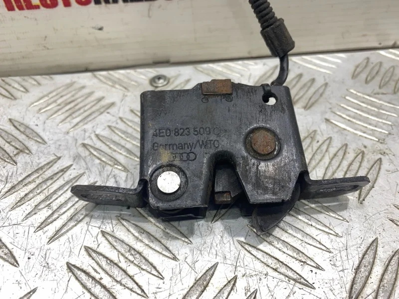 Замок капота Audi A8 Д3/D3 BFM 2006 - миниатюра 2