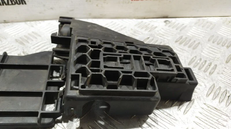 Клемма аккумулятора Audi A8 D3/Д3 BFM 2006 - миниатюра 9