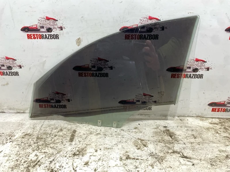 Стекло двери переднее правое mazda 3 BK 2005 - миниатюра 2