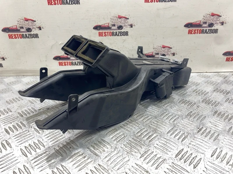 Воздуховод салона Audi A8 Д3/D3 BFM 2006 - миниатюра 2