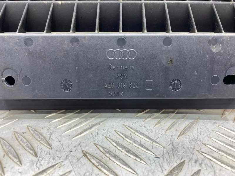 Дефлектор воздушный Audi A8 Д3/D3 BFM 2006 - миниатюра 6