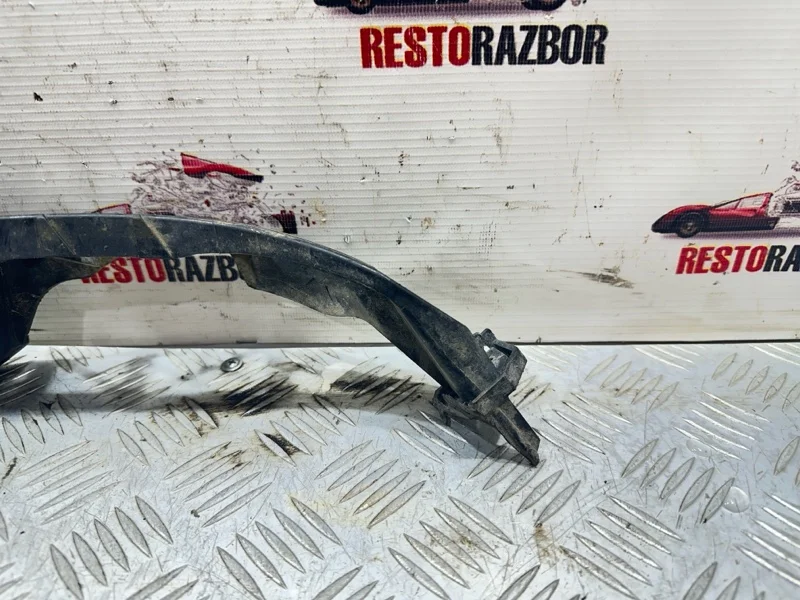 Крепление фары переднее правое mazda 3 BK 2005 - миниатюра 6