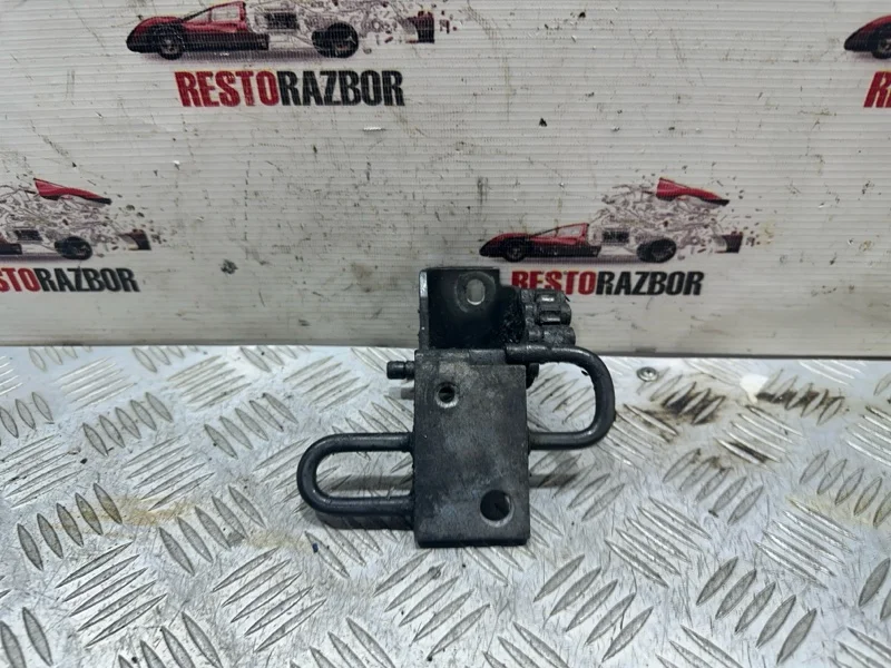 Петля двери передняя правая Audi A8 D3/Д3 BFM 2006 - миниатюра 5