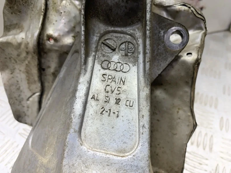 Кронштейн двигателя правый audi A4 СЕДАН ALT 2002 - миниатюра 6