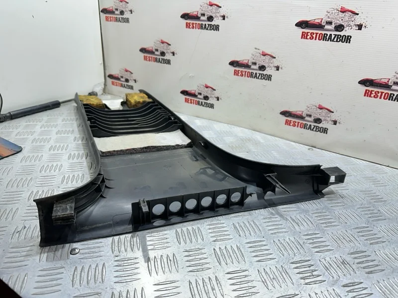 Накладка на стойку кузова правая audi A4 СЕДАН ALT - миниатюра 7