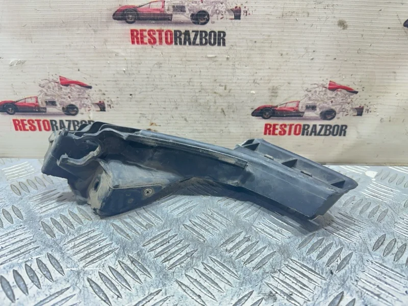 Кронштейн бампера Mercedes Benz W204