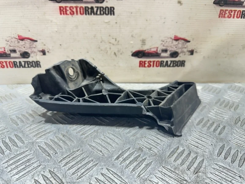 Кронштейн бампера Mercedes Benz W204 - миниатюра 6