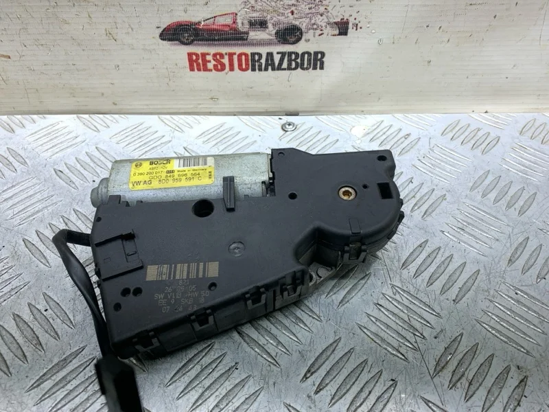 Мотор люка Porsche Cayenne ВНЕДОРОЖНИК M4800 2005 - миниатюра 2