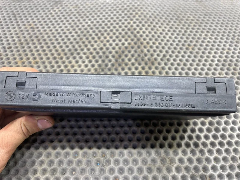 Блок управления светом BMW 5 E 34 M50B25 1994 - миниатюра 6