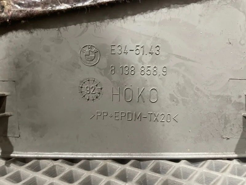 Обшивка стойки BMW 5 E 34 M50B25 1994 - миниатюра 7