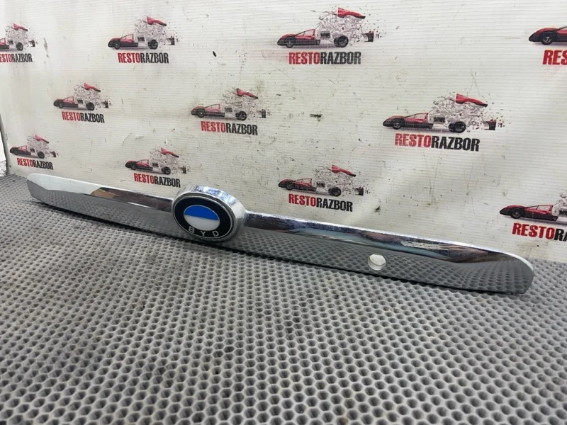 Накладка крышки багажника Byd F3 СЕДАН 4G18 2011 - миниатюра 3