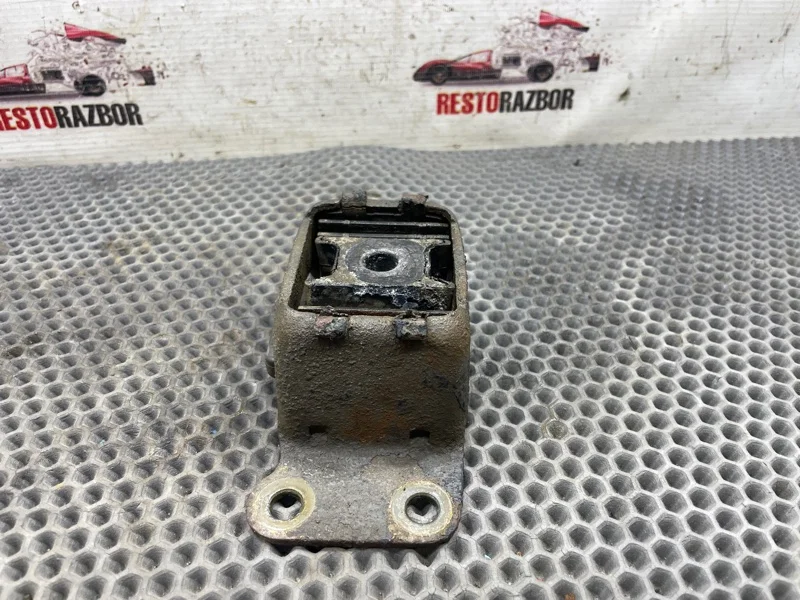 Кронштейн редуктора BMW 5 E 34 M50B25 1994 - миниатюра 5