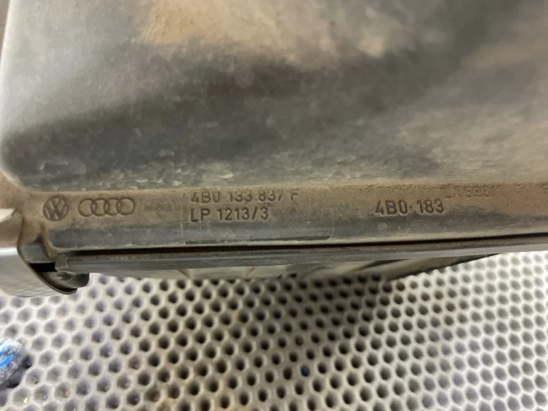 Корпус воздушного фильтра audi A6 УНИВЕРСАЛ AYM - миниатюра 6