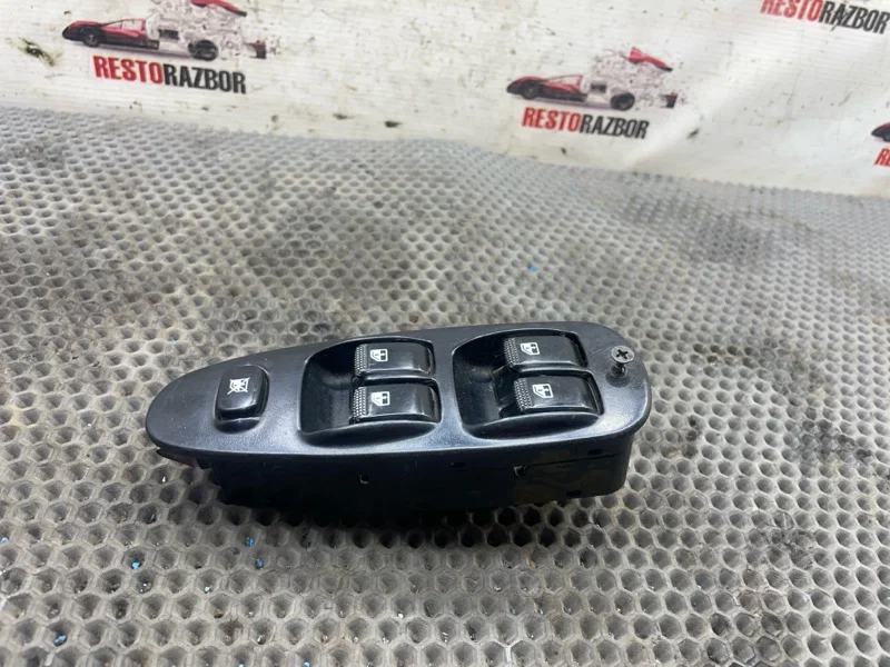 Блок управления стеклоподъемниками Kia Spectra