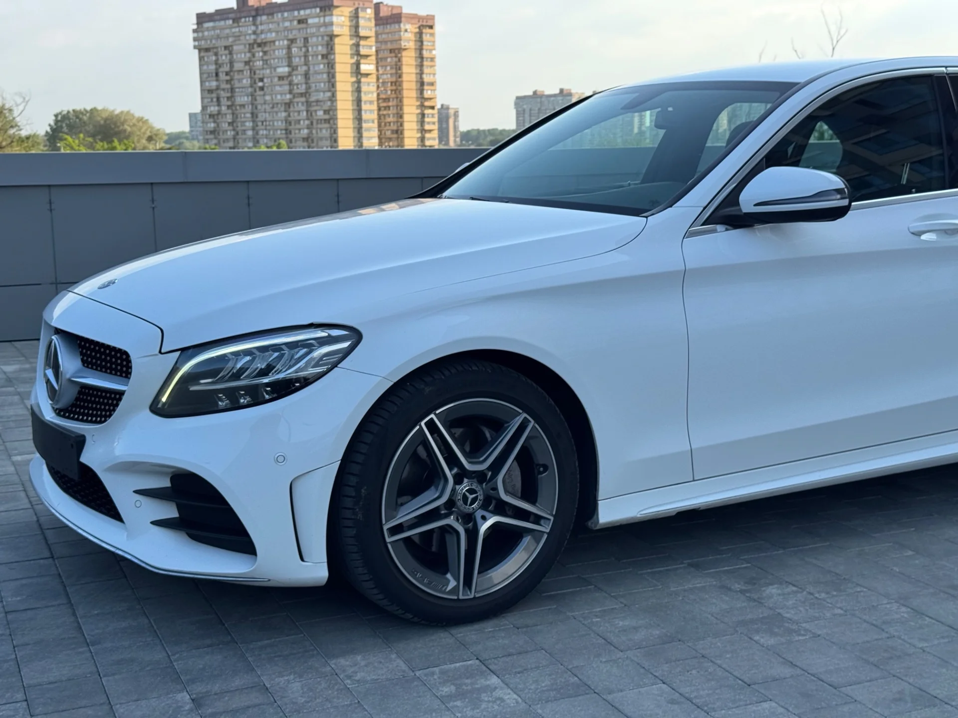 Mercedes-Benz - миниатюра 2