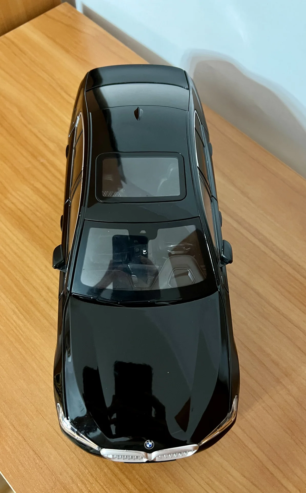1:18 BMW 5 G30 - миниатюра 3