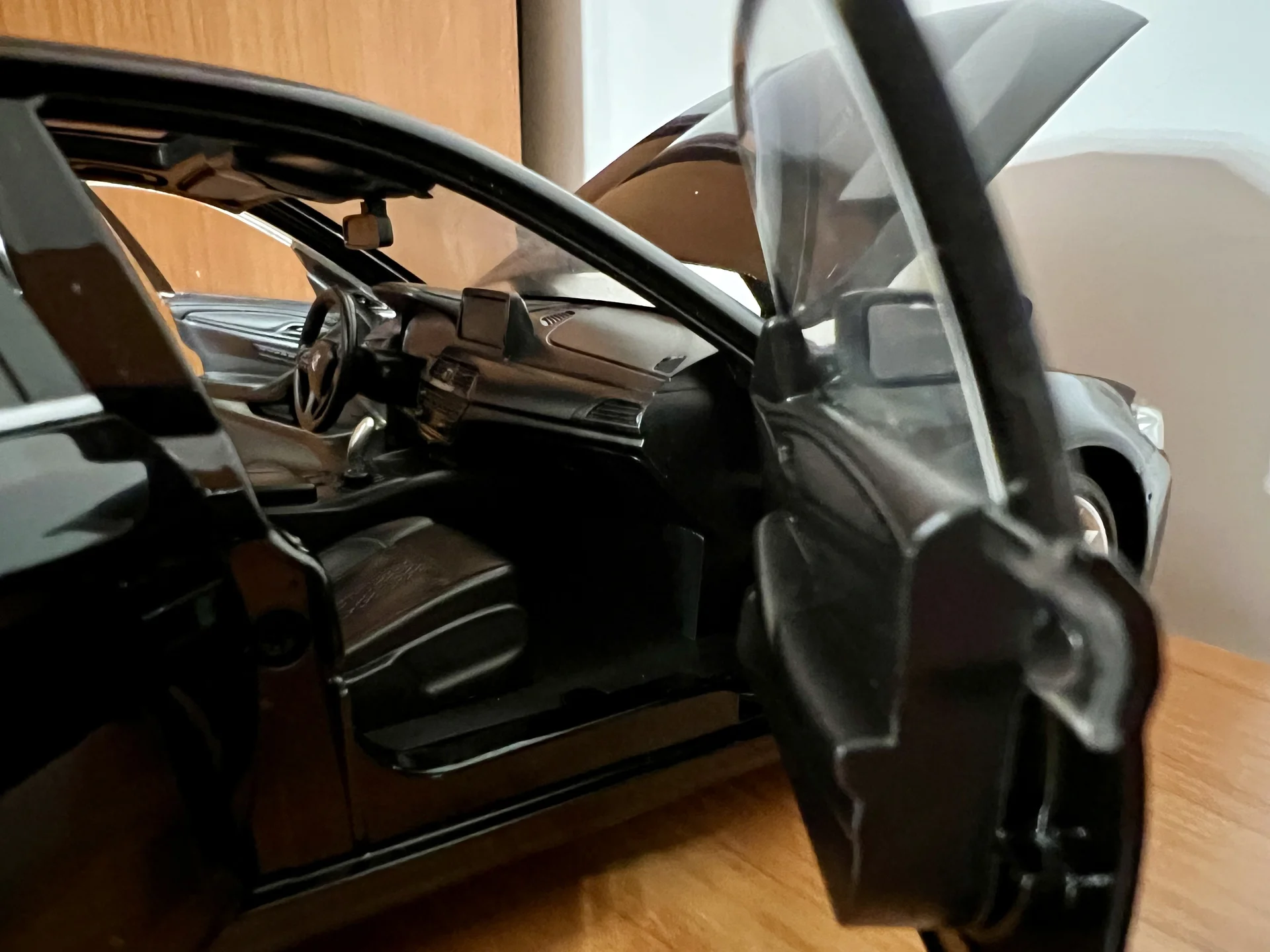 1:18 BMW 5 G30 - миниатюра 7