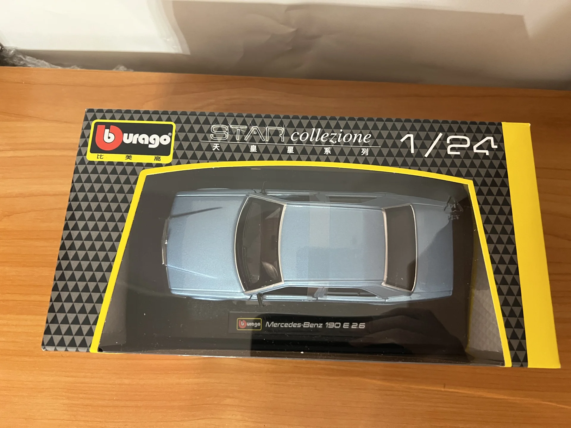 Bburago 1:24 Mercedes 190e - миниатюра 2