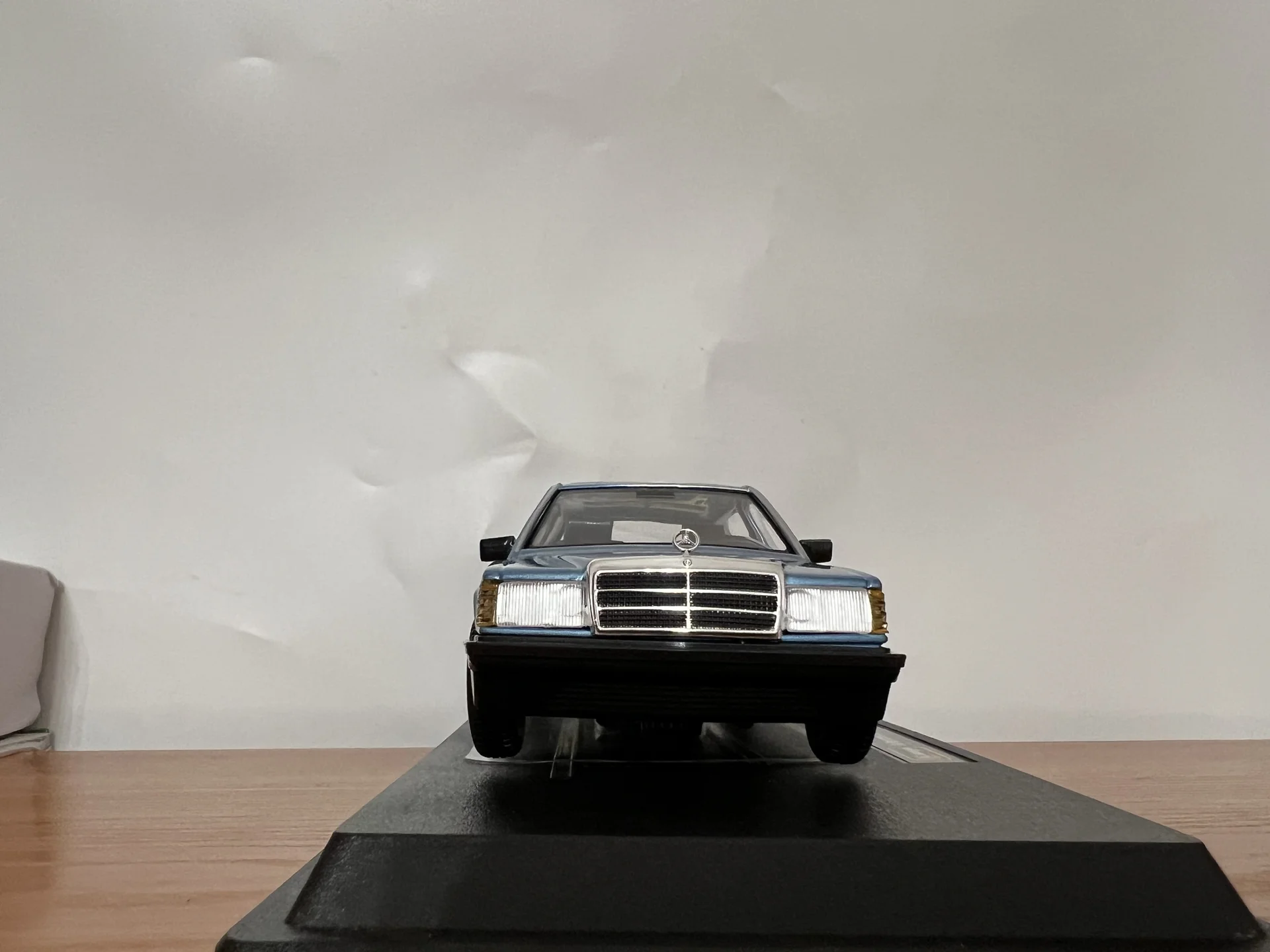Bburago 1:24 Mercedes 190e - миниатюра 5