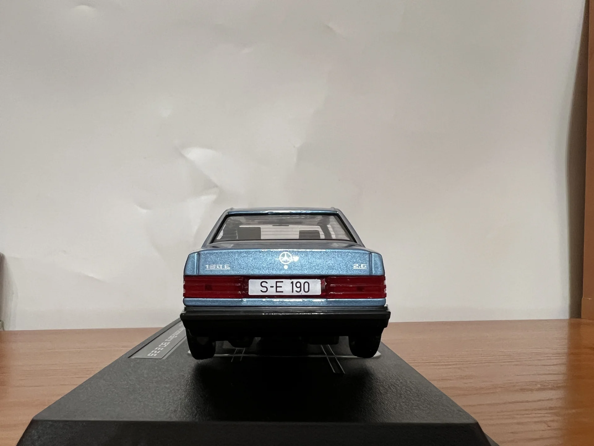 Bburago 1:24 Mercedes 190e - миниатюра 7