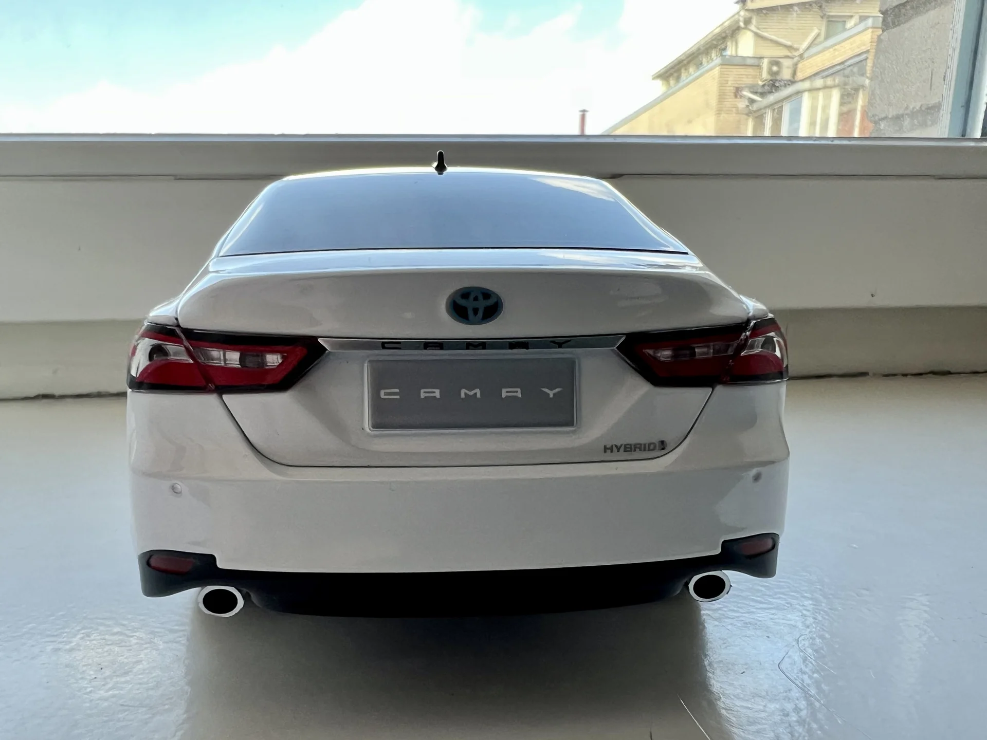 1:18 Toyota Camry - миниатюра 3