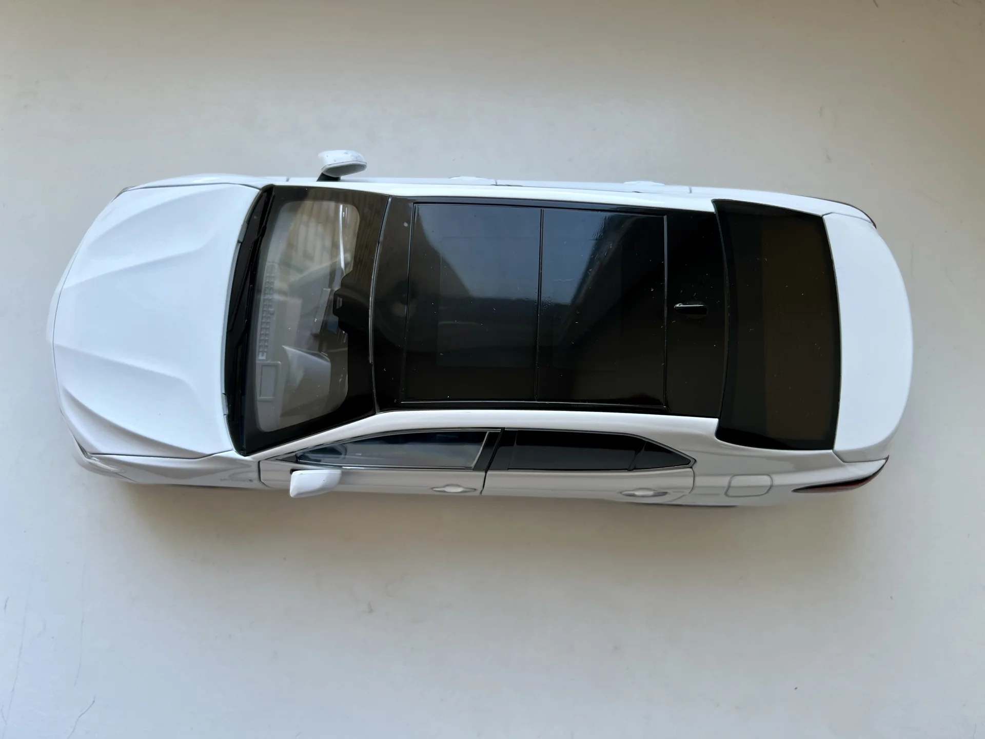 1:18 Toyota Camry - миниатюра 6