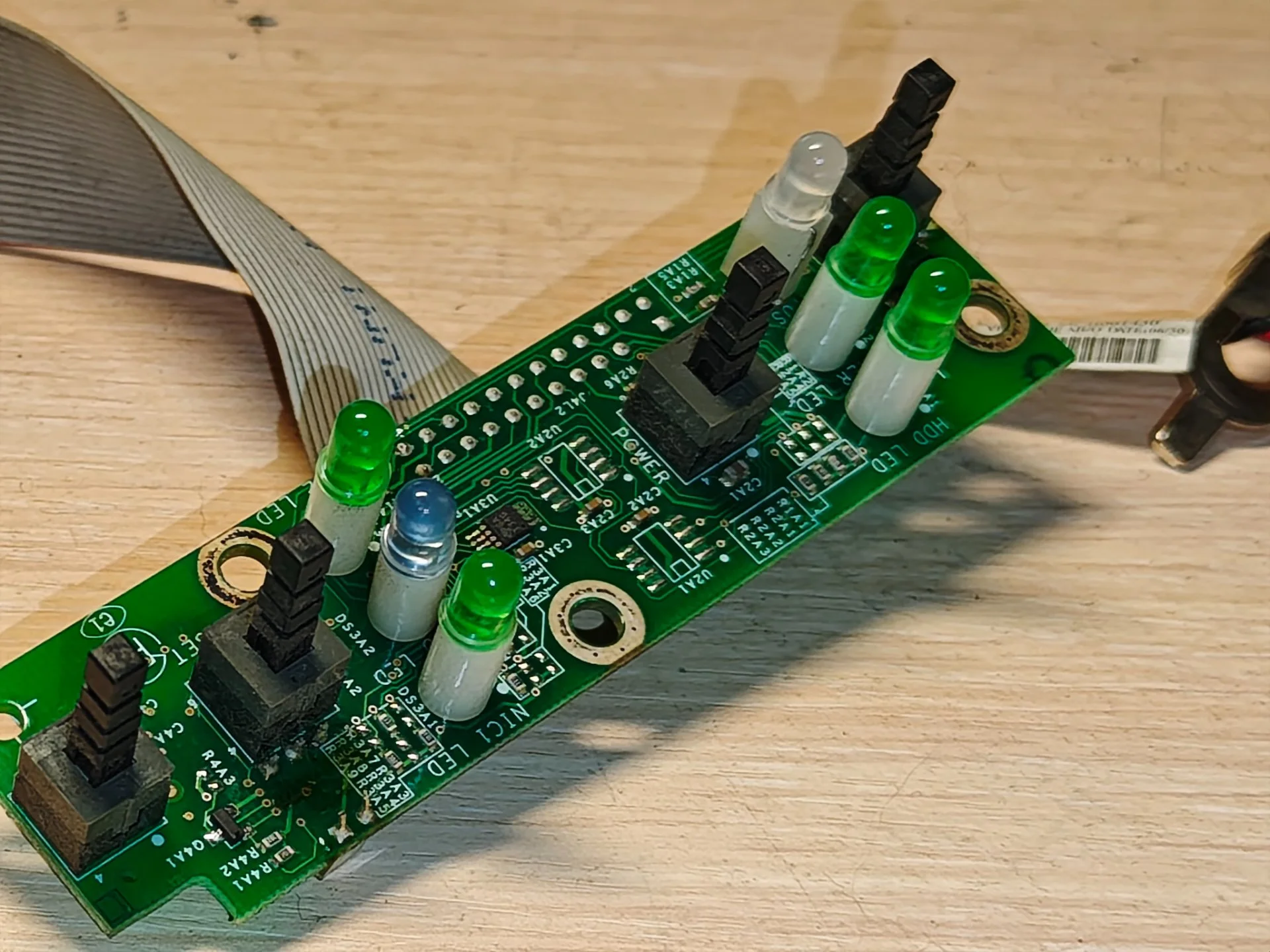 D23493-401 SC5400 Front Panel Board Intel C63684-001 (D23493-401) Индикаторная плата передней панели - миниатюра 3