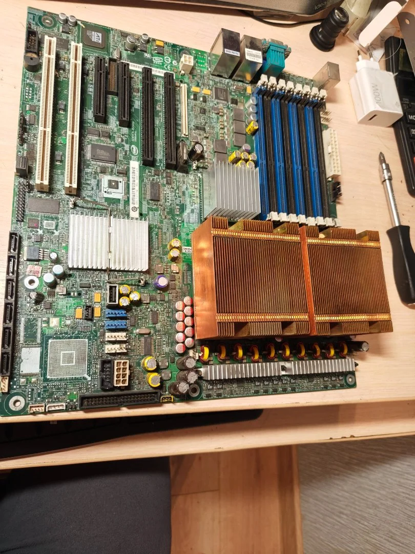 Материн. плата проц 5620 Intel i5500 E25124 455+ радиаторы медные +процессоры - изображение 1