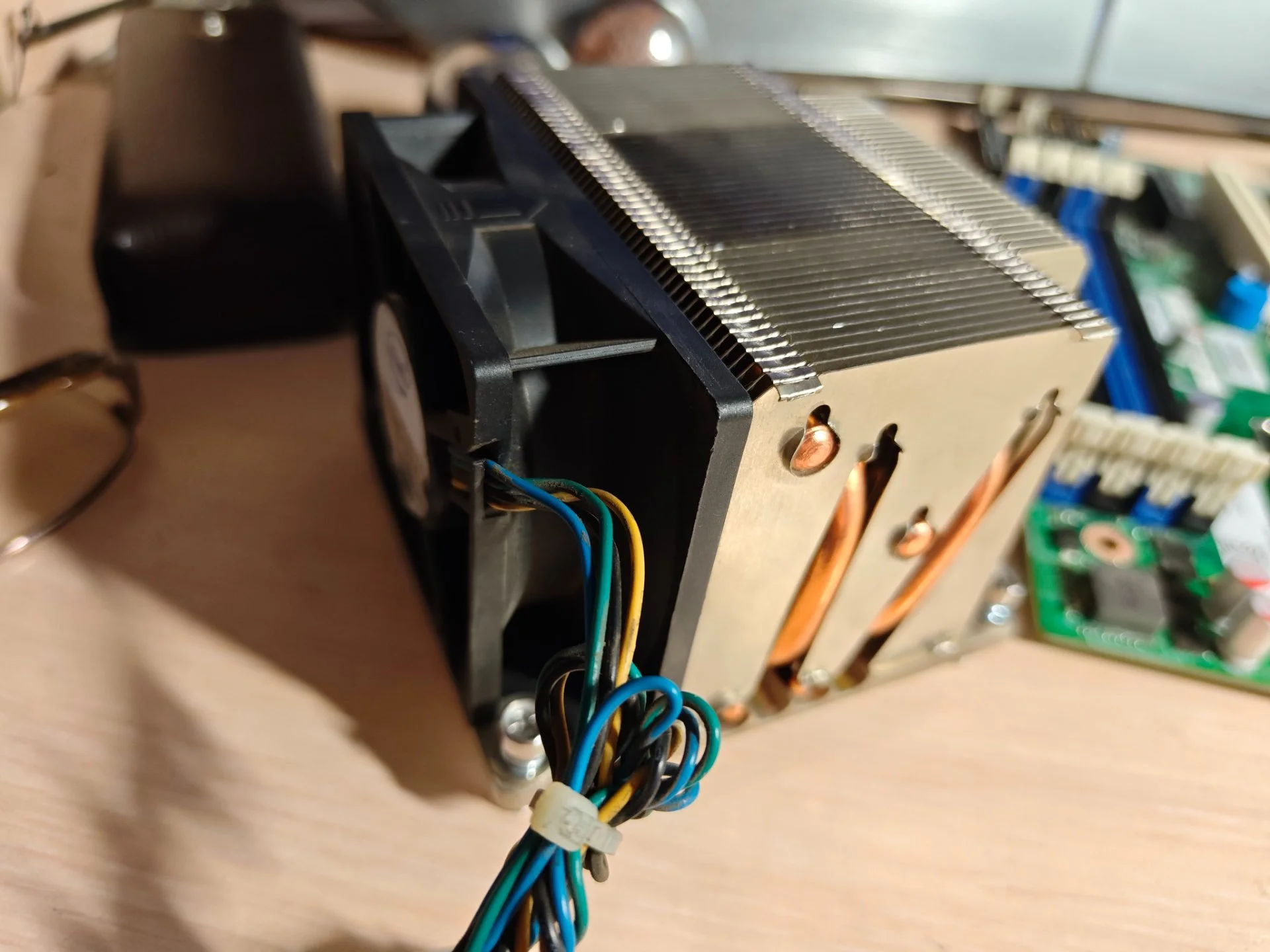 Материнская Плата E25124 Intel i5500 Dual Socket 1366 8DDR3 6SATAII 3PCI-E8x 2.0 PCI-E4x PCI SVGA - миниатюра 6